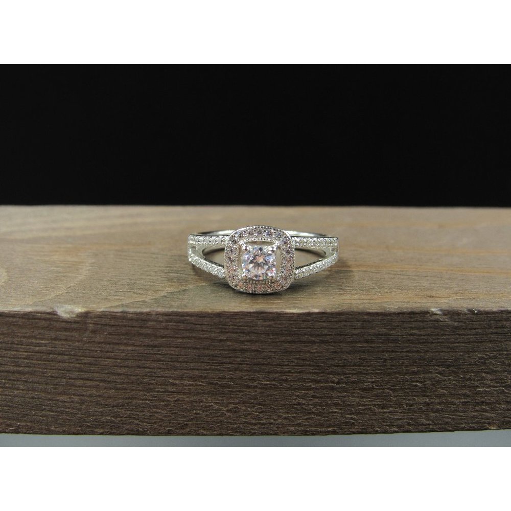 Size 6 Sterling Silver Clear Bright Cubic Zirconia Band Ring Vintage Statement